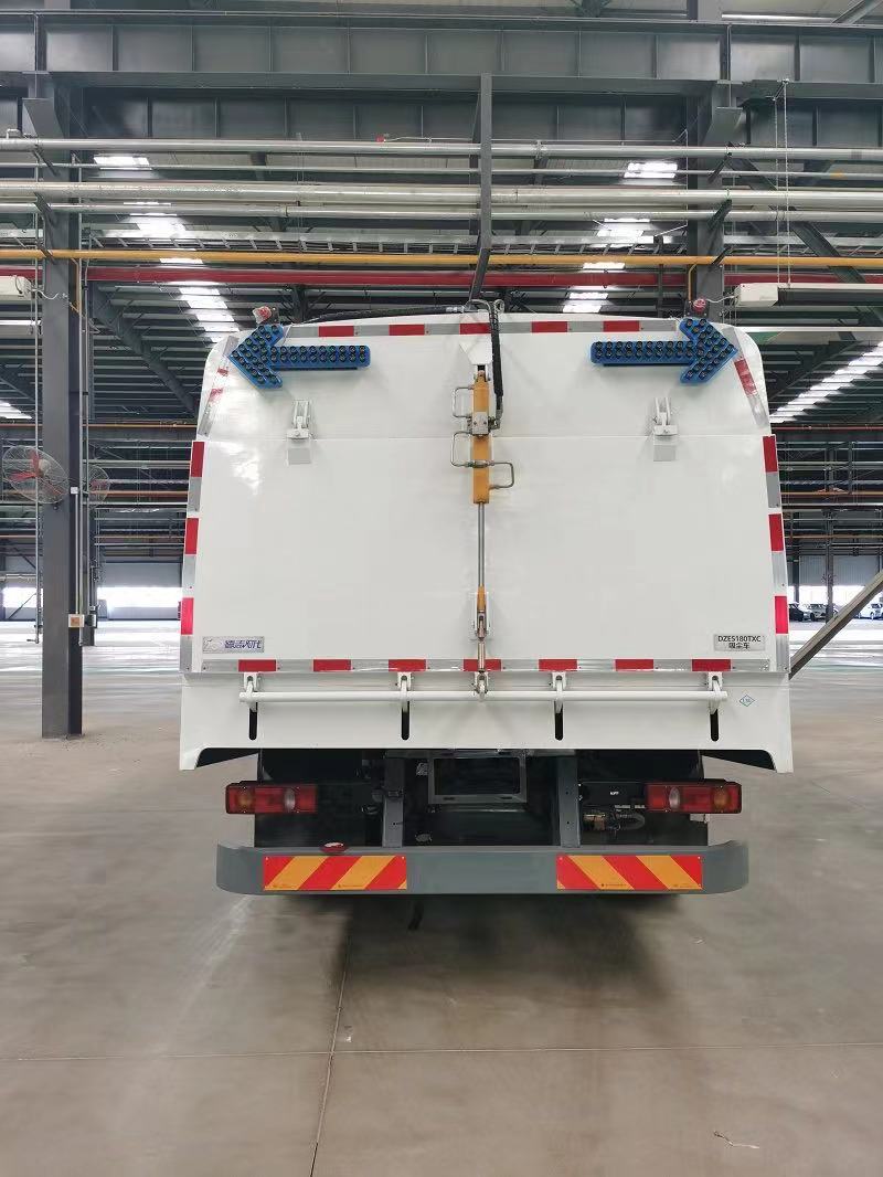 德志時(shí)代牌DZE5180TXC吸塵車公告圖片