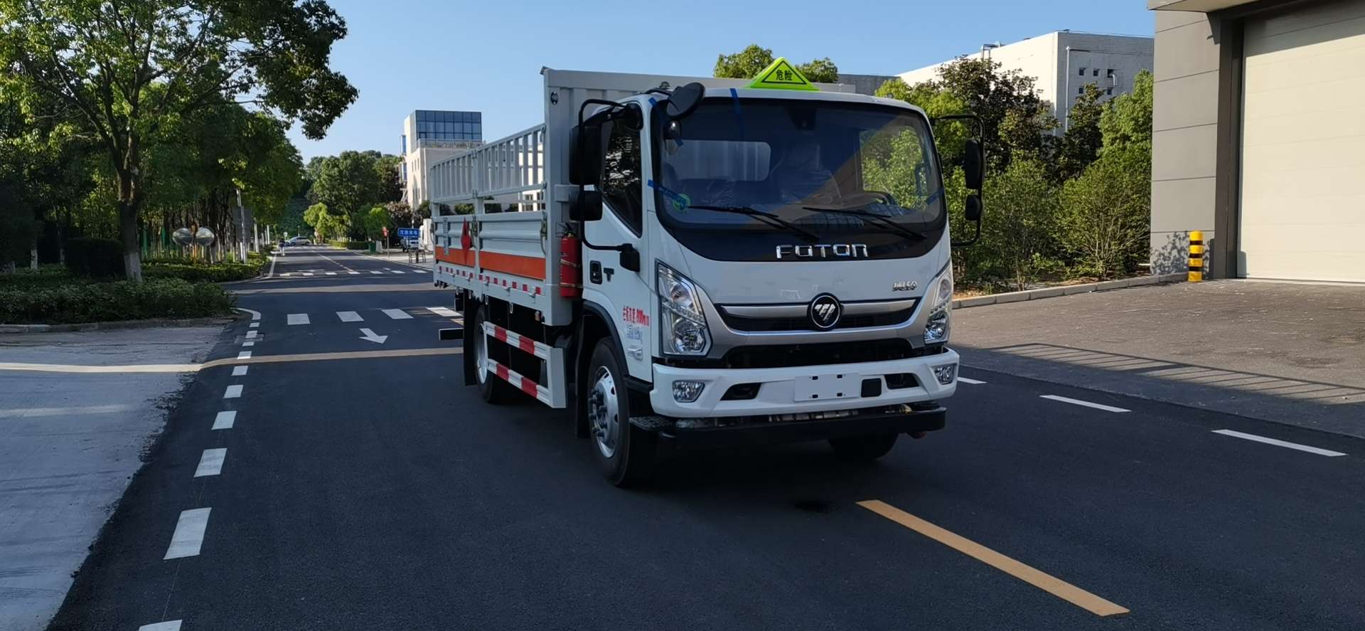 專致牌YZZ5128TQPBJ6氣瓶運(yùn)輸車公告圖片