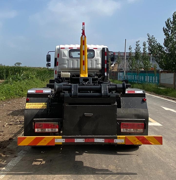 祥農(nóng)達(dá)牌SGW5180ZXXBJ6車廂可卸式垃圾車公告圖片