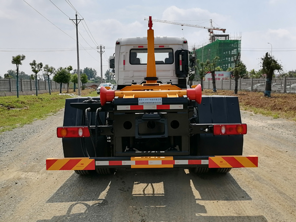 長力威牌CLA5180ZXXD6車廂可卸式垃圾車公告圖片