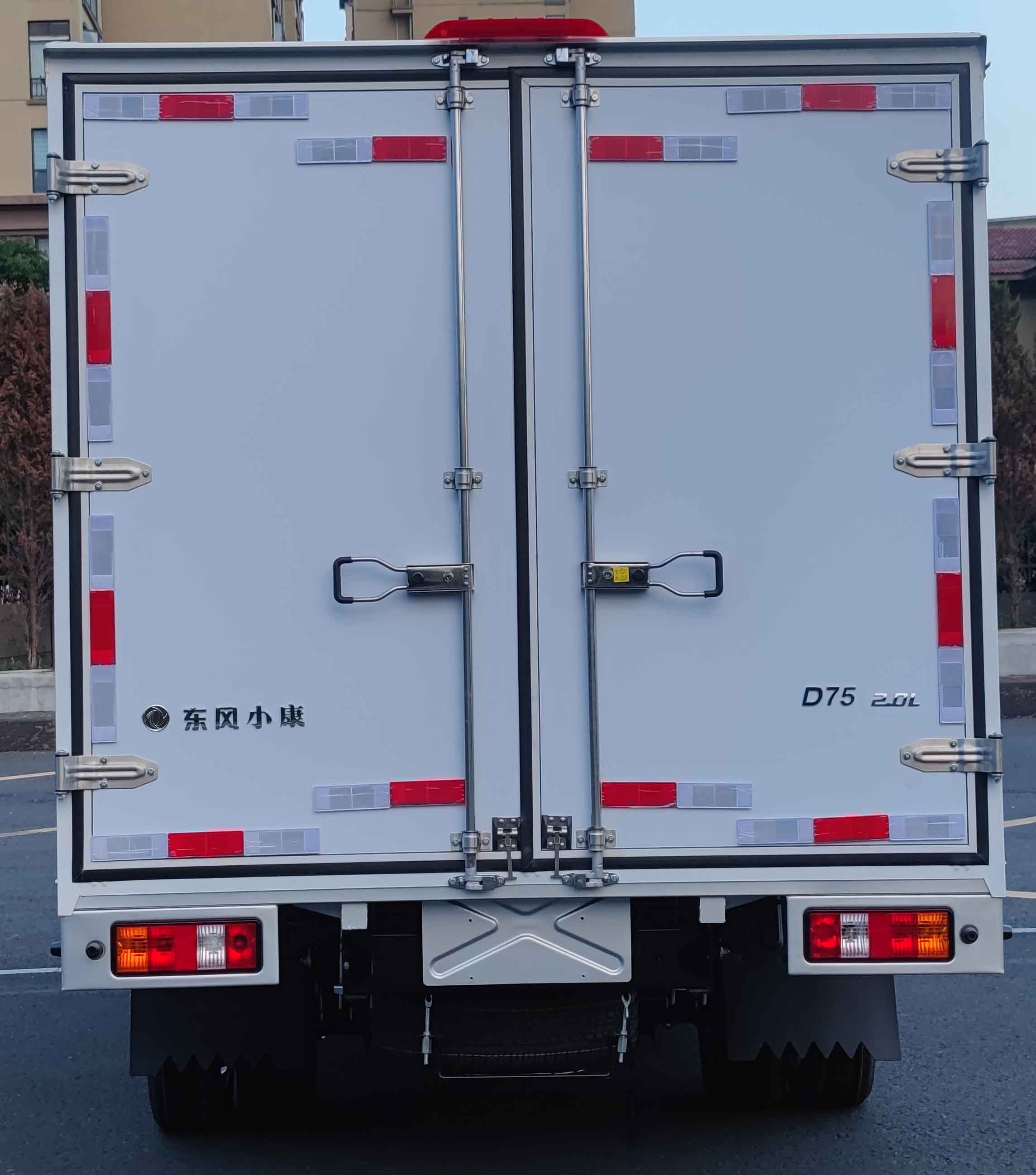 東風牌DXK5030XXYC27HL廂式運輸車公告圖片