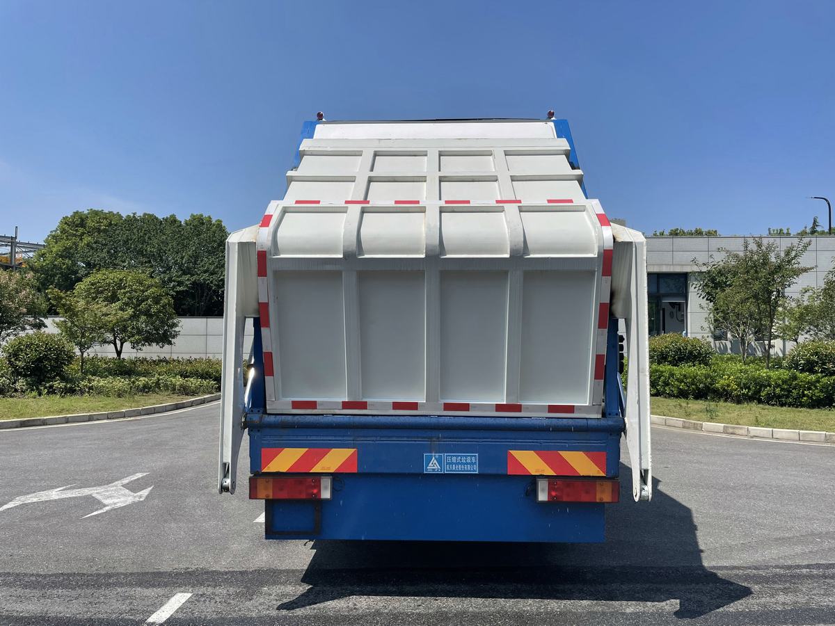 三力牌CGJ5256ZYSLZE6压缩式垃圾车公告图片