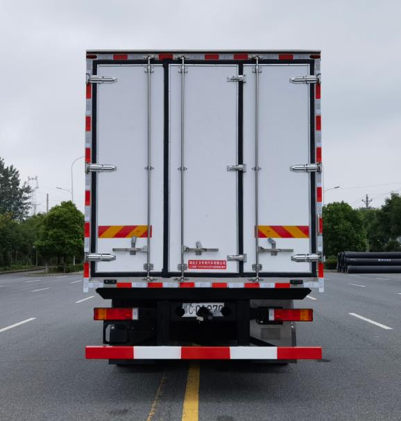 匯力威牌VVV5180XCQDFH6雛禽運(yùn)輸車(chē)公告圖片