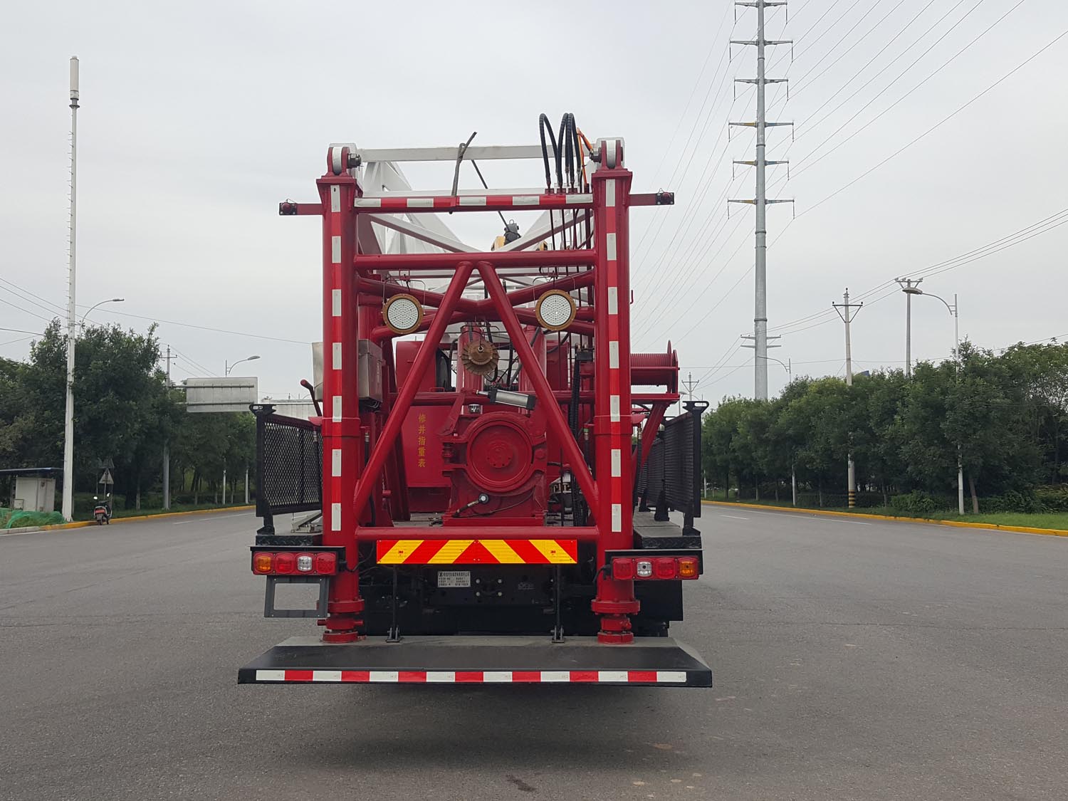 西石牌XSJ5380TXJ6修井機(jī)公告圖片