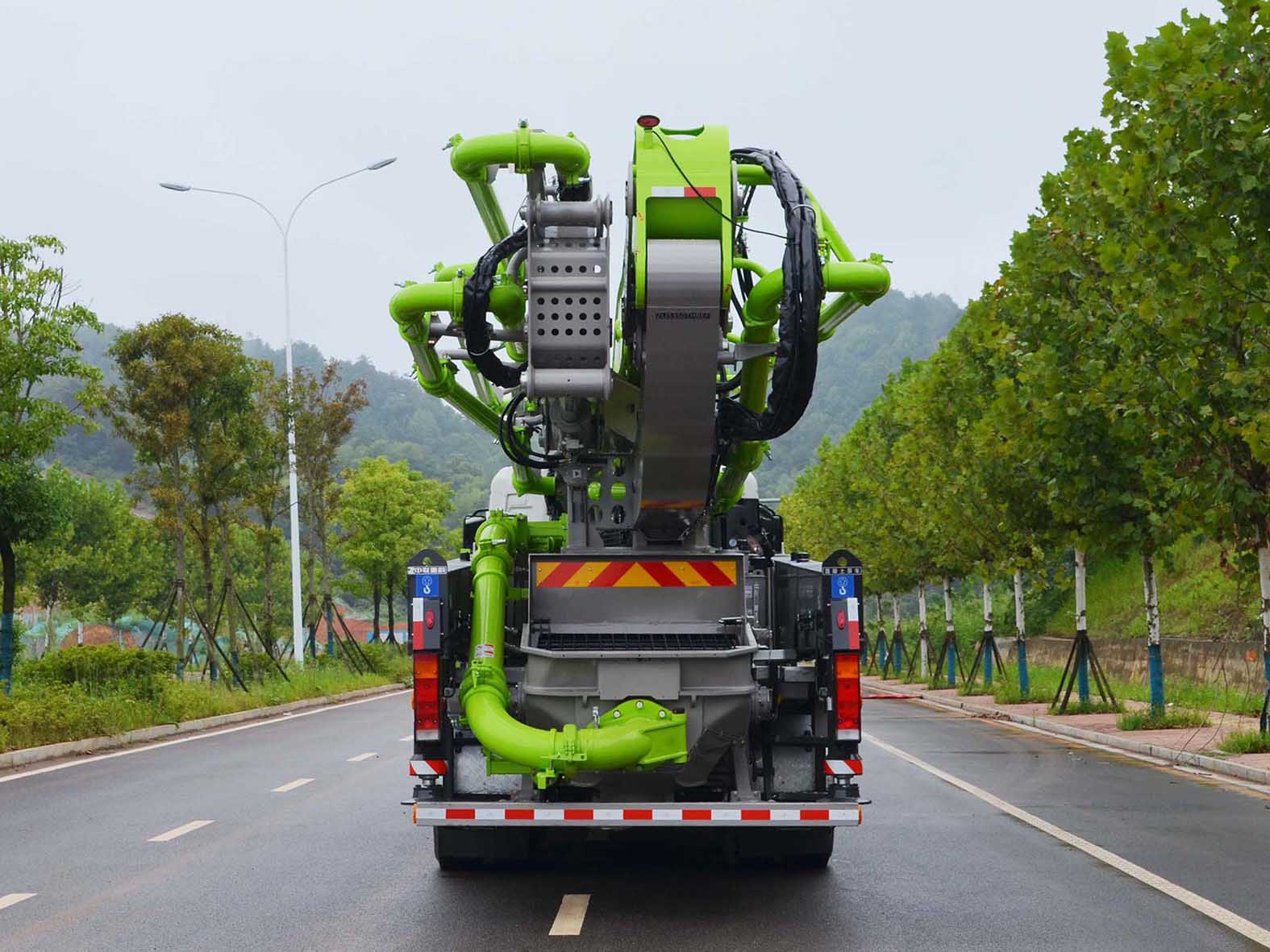 中联牌ZLJ5350THBEF混凝土泵车公告图片