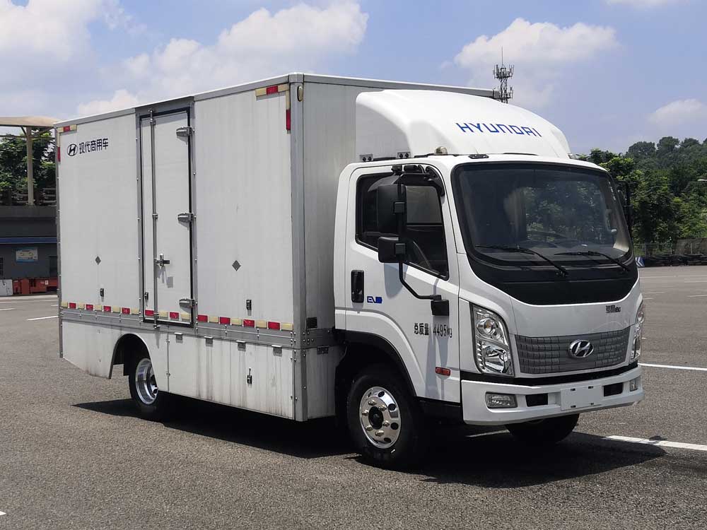 現(xiàn)代牌CHM5045XXYZDC33BEV純電動(dòng)廂式運(yùn)輸車(chē)公告圖片