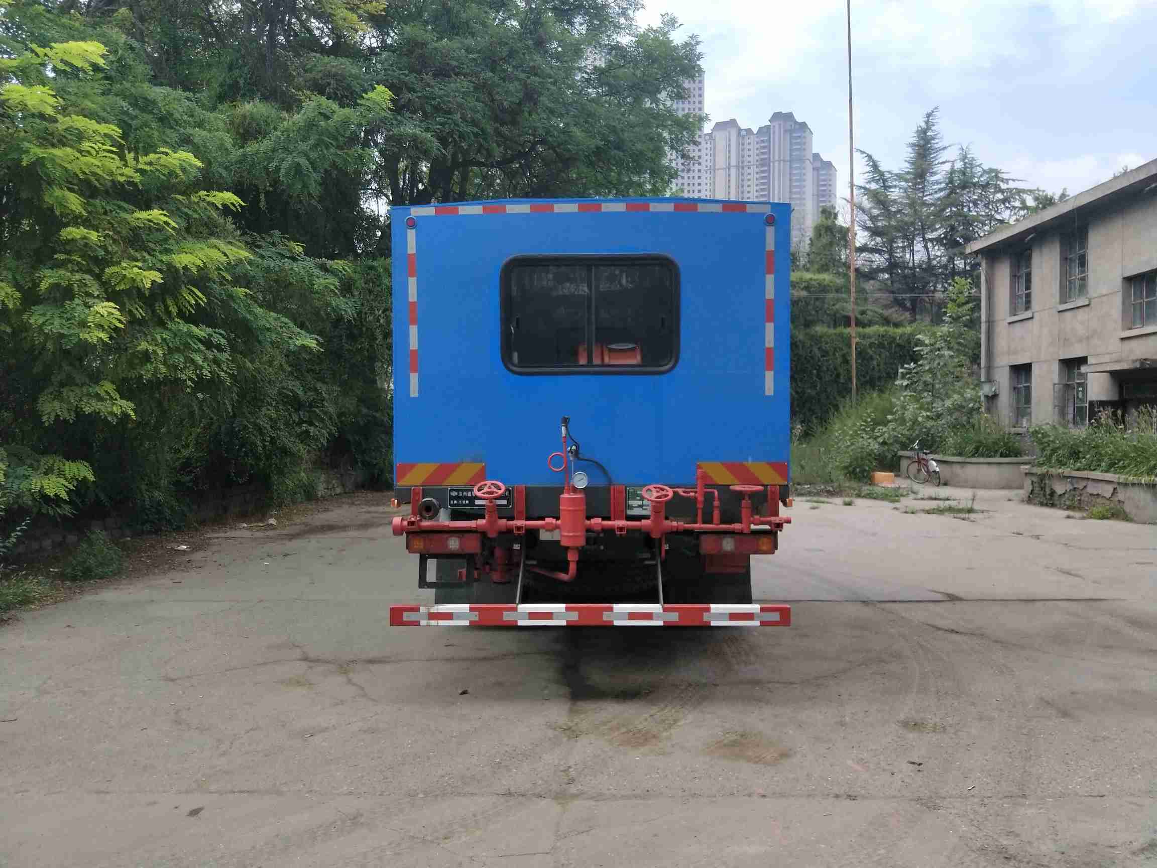兰通牌LTJ5242TXL40洗井清蜡车公告图片