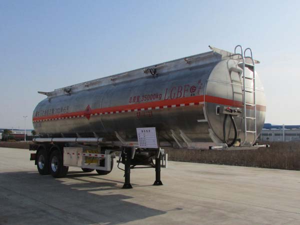 楚胜牌11.1米29.4吨2轴铝合金运油半挂车(CSC9351GYYLD)