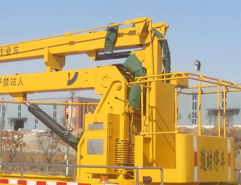 楚勝牌CSC5070JGK6W18高空作業(yè)車(chē)公告圖片