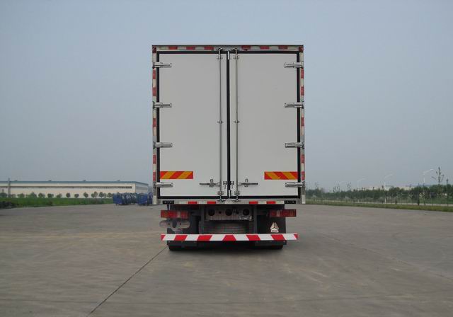 豪沃牌ZZ5317XLCV466HF1冷藏車公告圖片