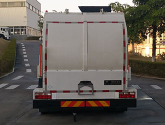 福龍馬牌FLM5180TCADG6NG餐廚垃圾車(chē)公告圖片