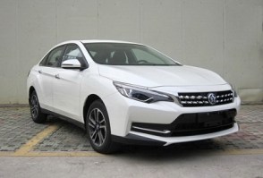 启辰牌DFL7160VAN67型轿车