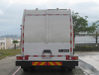 福龍馬牌FLM5180TCASZ6餐廚垃圾車公告圖片