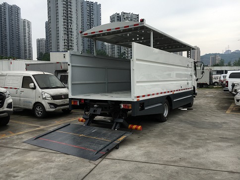 开沃牌NJL5080XTYBEV纯电动密闭式桶装垃圾车公告图片