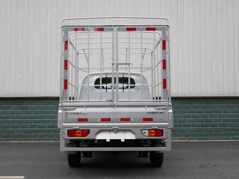 五菱牌LZW5028CCYSP6AN倉(cāng)柵式運(yùn)輸車公告圖片