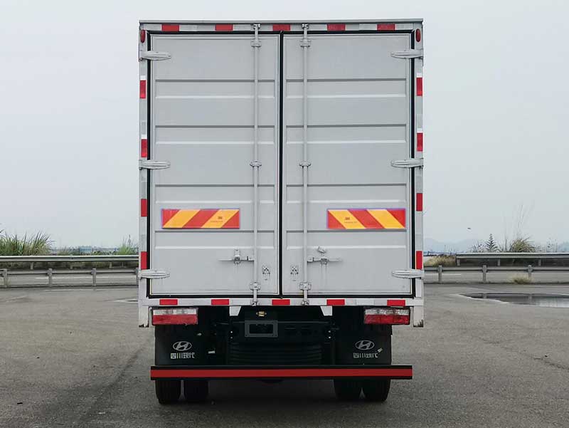 現(xiàn)代牌CHM5140XXYQPA42T廂式運(yùn)輸車公告圖片