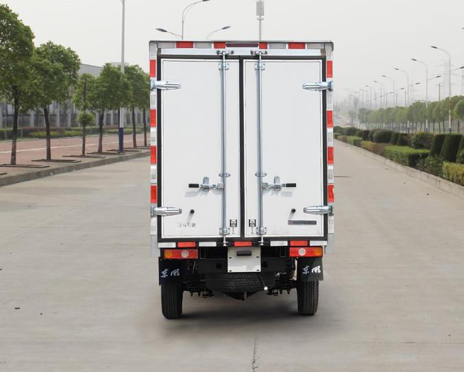 東風(fēng)牌EQ5032XXYD60Q3AC廂式運(yùn)輸車公告圖片