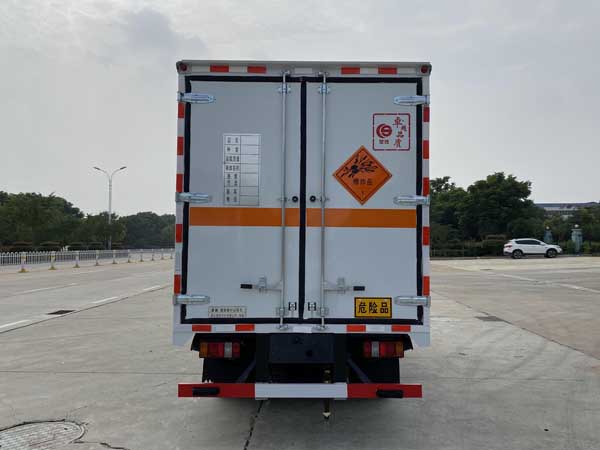 楚勝牌CSC5040XQYJ6爆破器材運輸車公告圖片