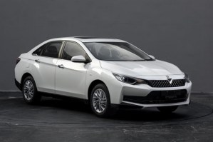 启辰牌DFL7160VBN61型轿车