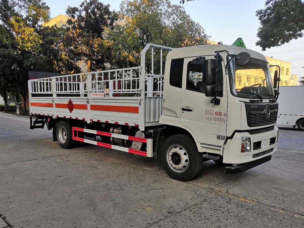 楚勝牌CSC5181TQPD6氣瓶運(yùn)輸車公告圖片