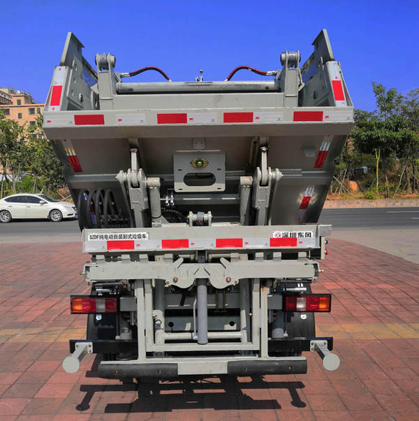 东风牌EQ5042ZZZSBEV纯电动自装卸式垃圾车公告图片