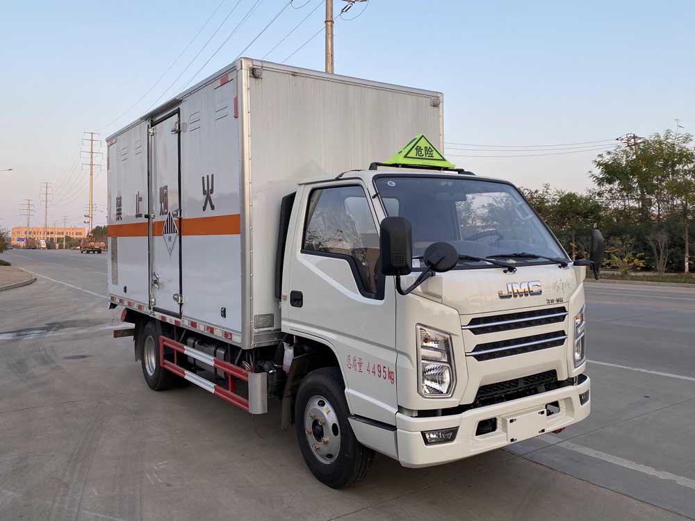 楚勝牌CSC5040XZWJ6雜項(xiàng)危險(xiǎn)物品廂式運(yùn)輸車公告圖片