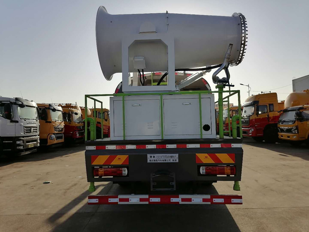 楚勝牌CSC5187TDYZ6多功能抑塵車公告圖片