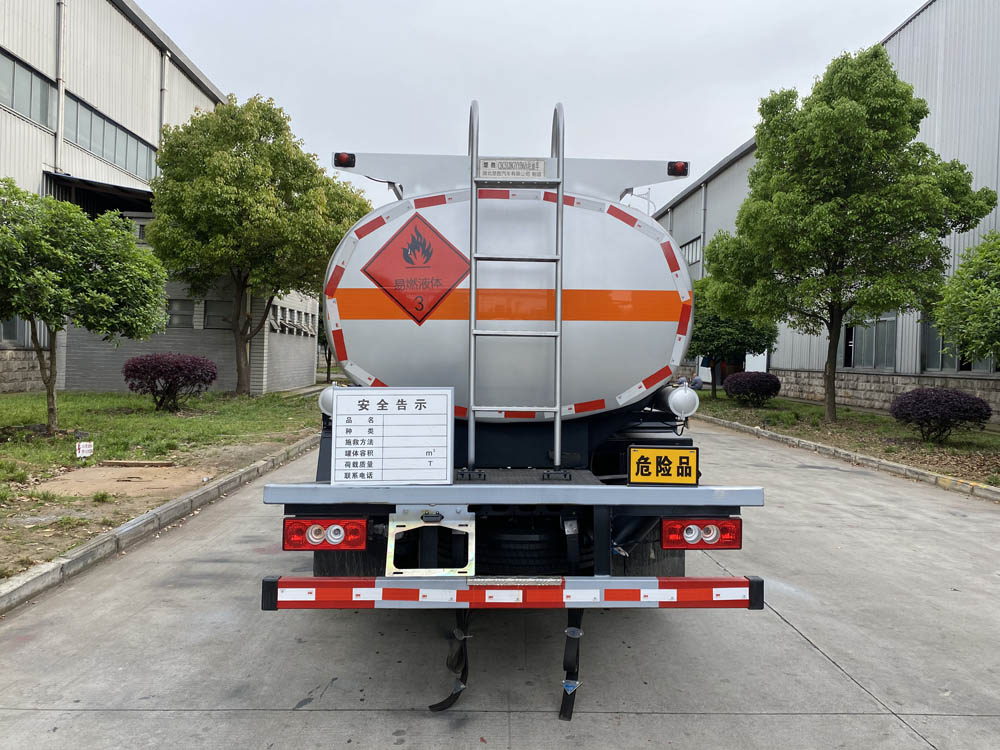 楚勝牌CSC5128GYYB6A運(yùn)油車(chē)公告圖片
