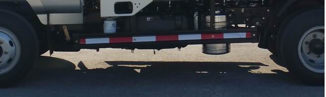 時(shí)風(fēng)牌SSF5046ZZZDJ42LX自裝卸式垃圾車公告圖片