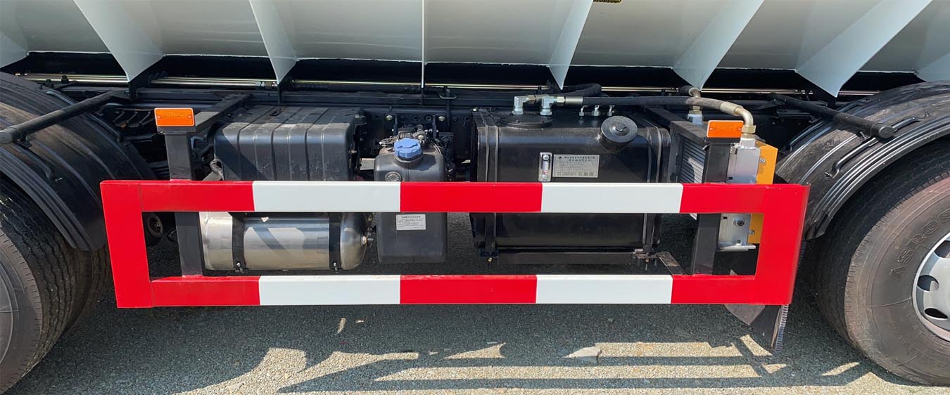 華通牌HCQ5253ZSLDFH6散裝飼料運輸車公告圖片