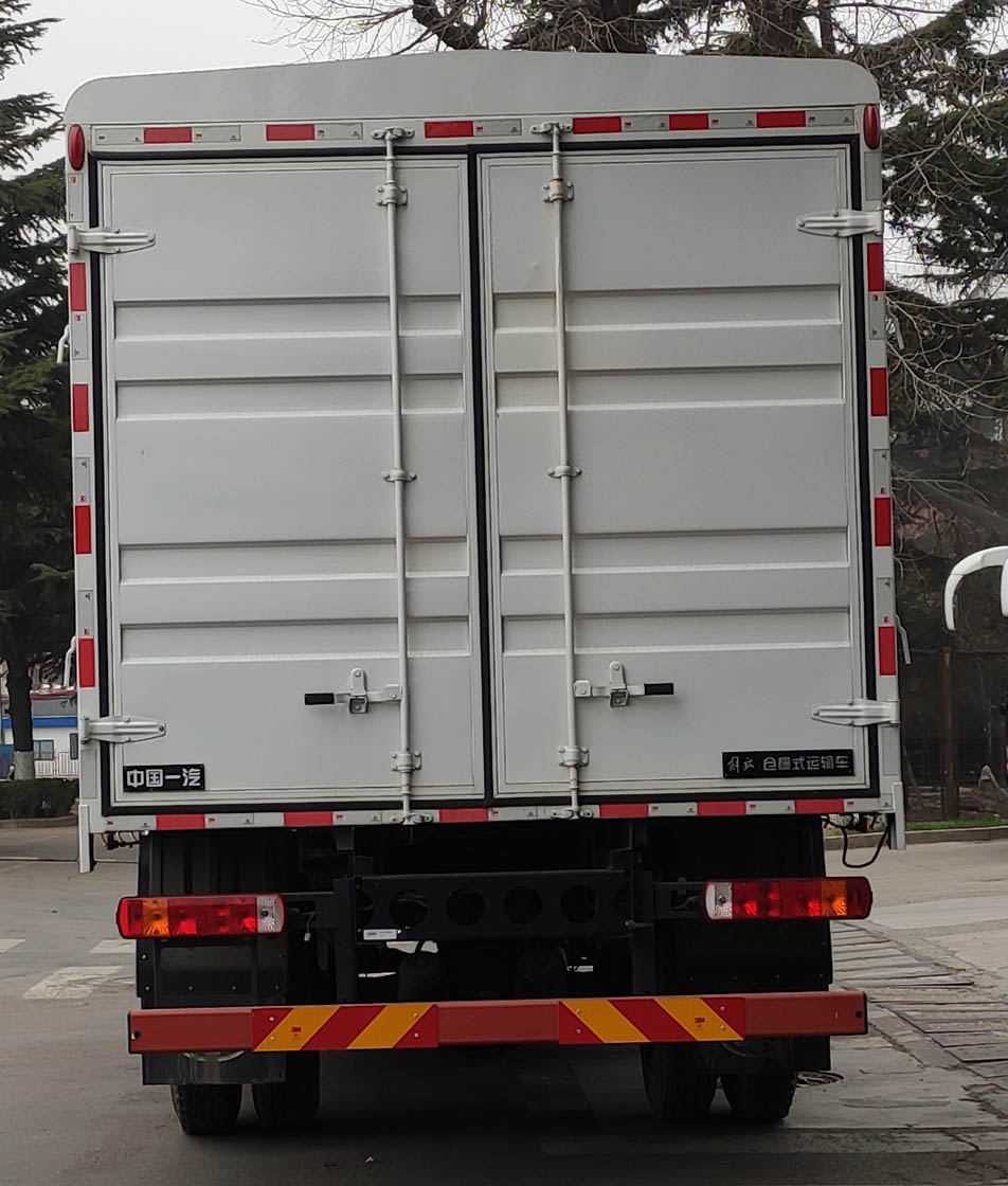 解放牌CA5181CCYP40K62L3E6A85倉柵式運(yùn)輸車公告圖片