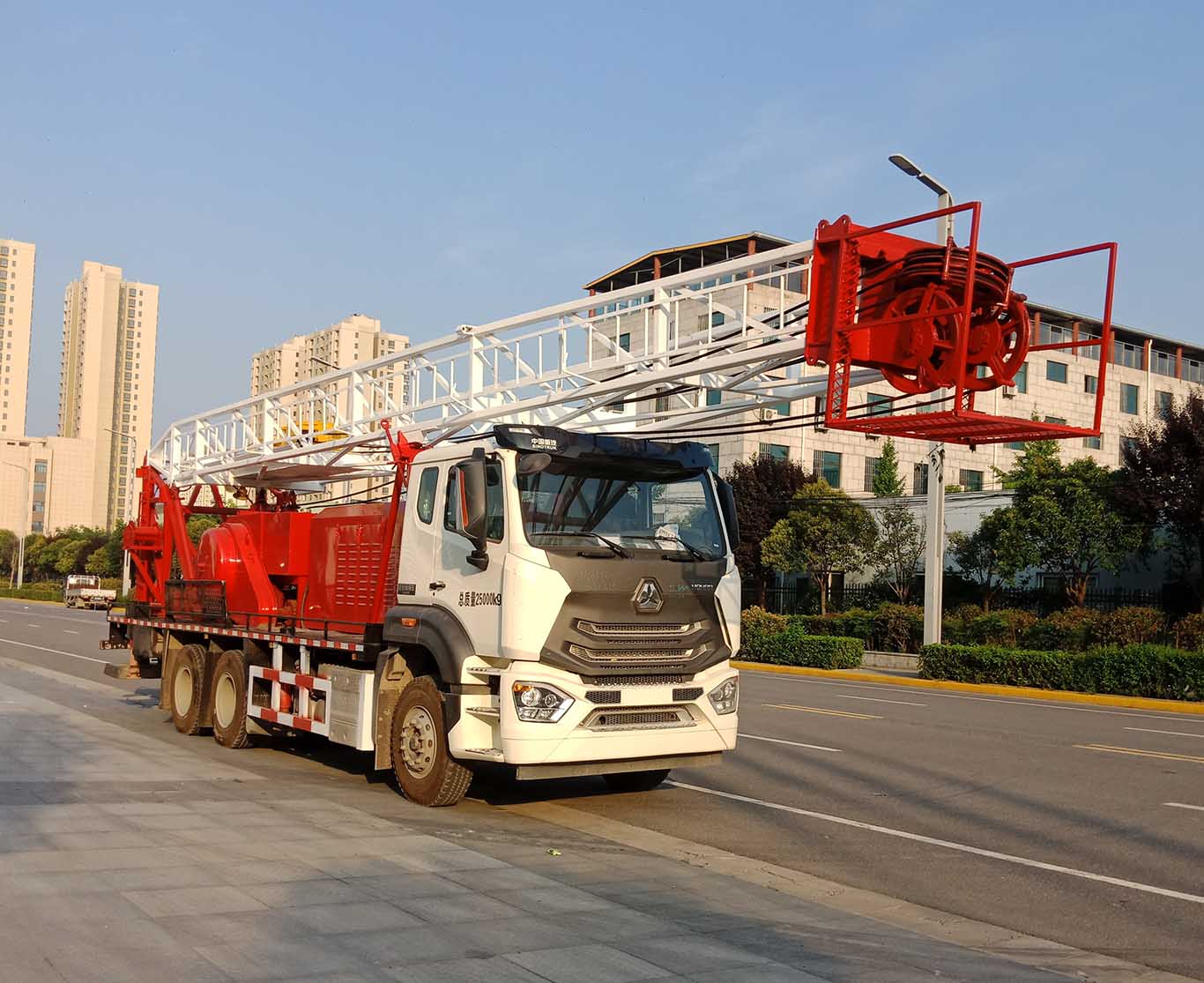 鄖凱牌EYK5250TXJZZ6修井機(jī)公告圖片