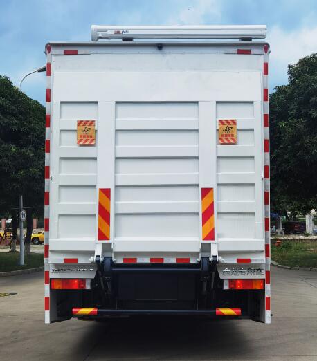 金龍牌XMQ5240XYLD醫(yī)療車公告圖片