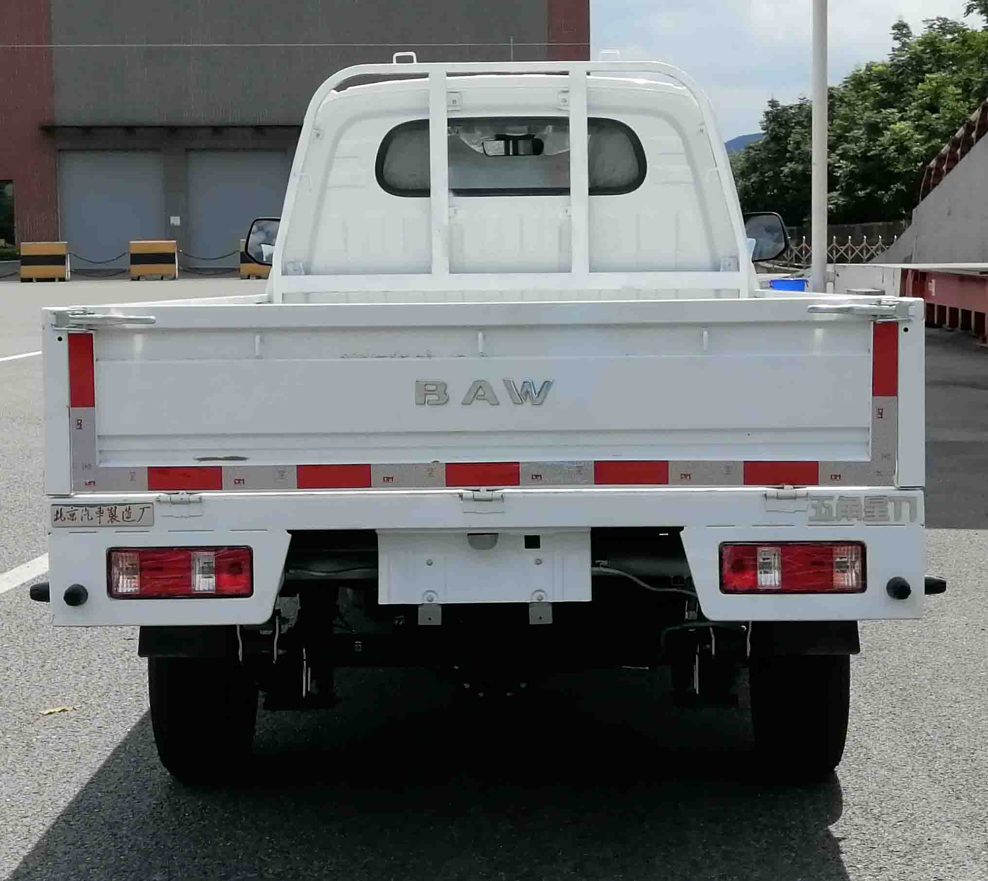 北京汽车制造厂有限公司牌BAW1020P1B5轻型载货汽车公告图片