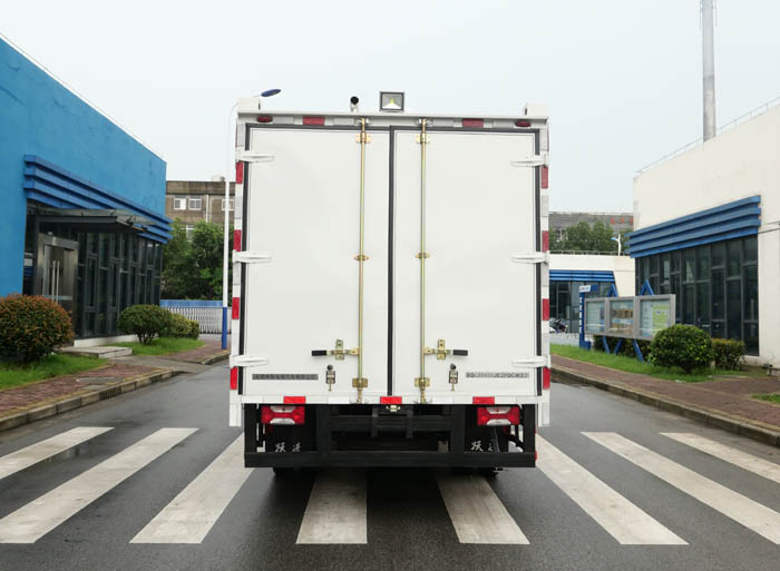 申馳牌SQL5043XJEZFDCWZ2監(jiān)測(cè)車(chē)公告圖片