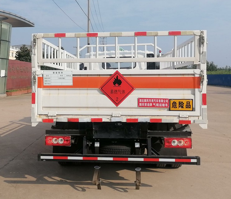 順風(fēng)智造牌SFZ5082TQPB6氣瓶運輸車公告圖片
