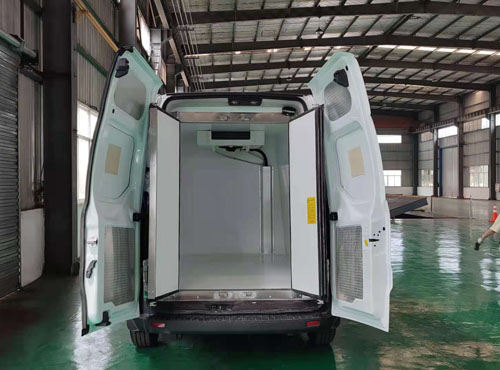 伴君長興牌AAA5033XLCQJXM6冷藏車公告圖片