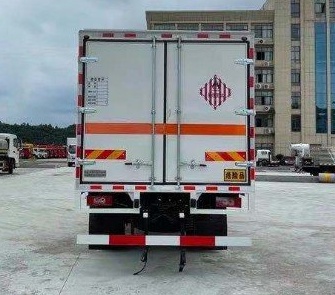 专致牌YZZ5128XRGBJ6易燃固体厢式运输车公告图片