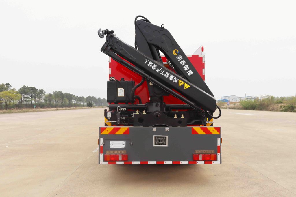 潤(rùn)泰牌RT5140TXFJY160/H6搶險(xiǎn)救援消防車(chē)公告圖片