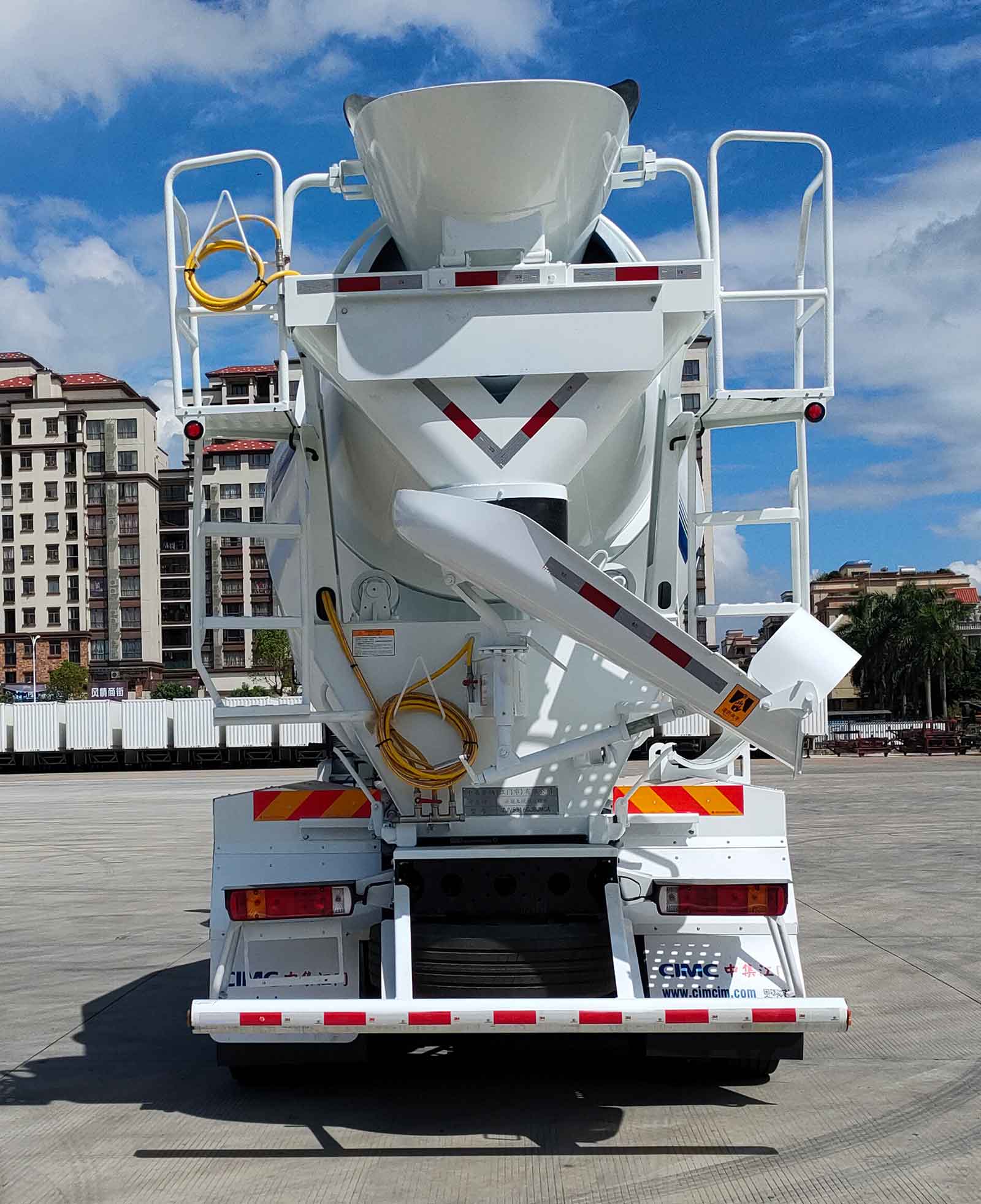 中集牌ZJV5316GJBJMCA混凝土攪拌運(yùn)輸車公告圖片