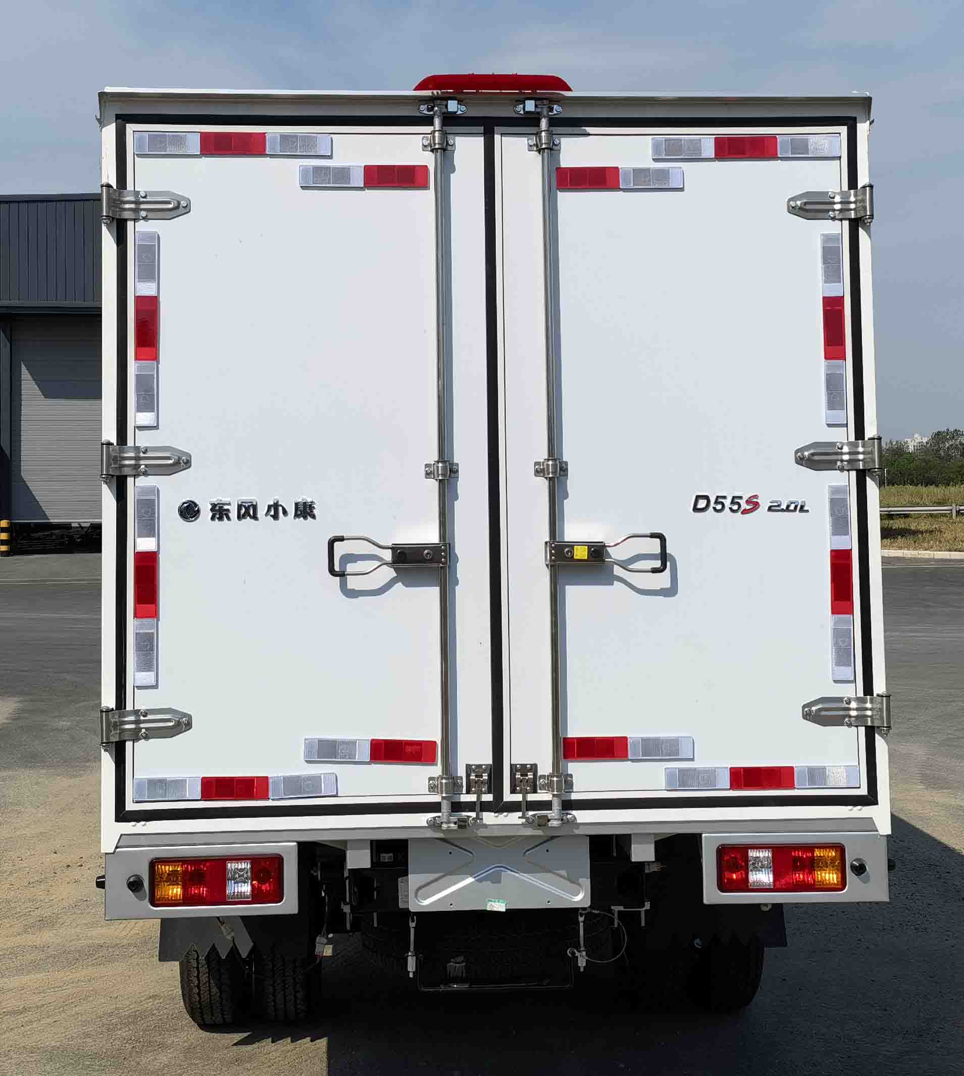 東風(fēng)牌DXK5031XXYK19HL廂式運(yùn)輸車公告圖片