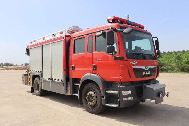RT5130TXFJY100/M6型抢险救援消防车图片