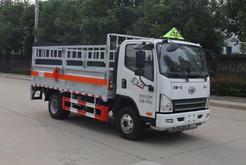 中汽力威牌HLW5040TQPCA6氣瓶運(yùn)輸車公告圖片