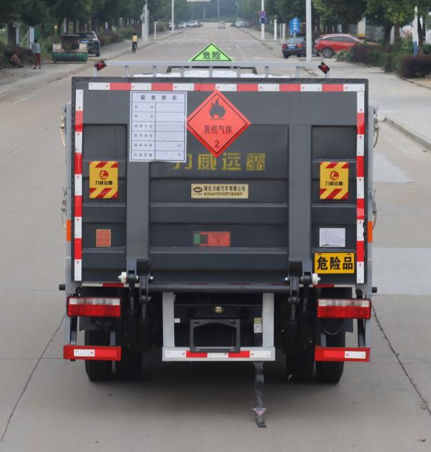 中汽力威牌HLW5040TQPCA6氣瓶運(yùn)輸車公告圖片