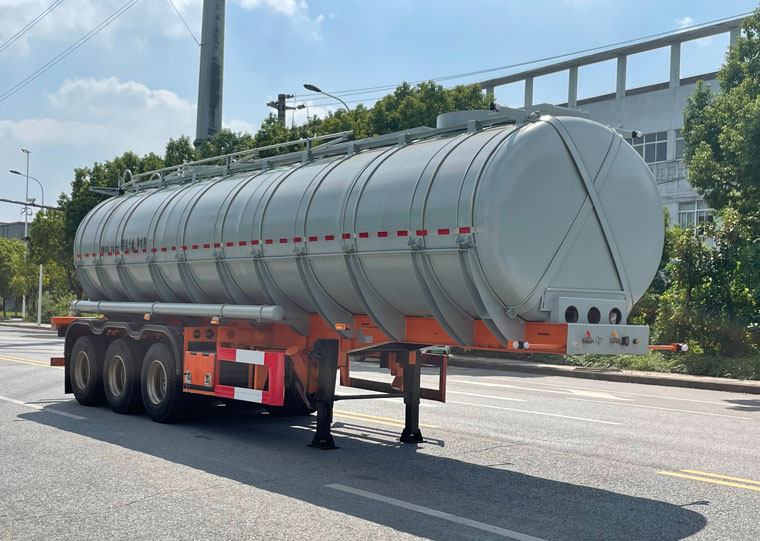 锡宇牌10.6米31.8吨3轴普通液体运输半挂车(WXQ9403GPGA)