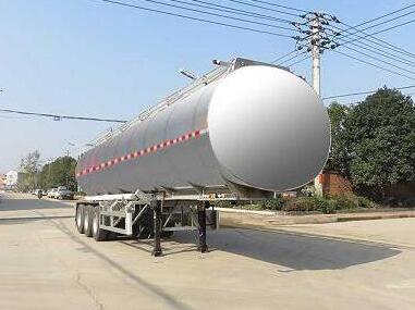 特运牌11.7米32.2吨3轴铝合金食用油运输半挂车(DTA9401GSY)