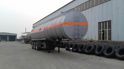 旗林牌12米31吨3轴易燃液体罐式运输半挂车(QLG9402GRYA)