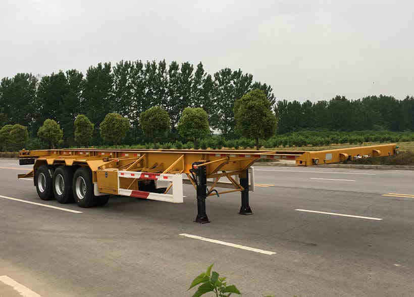 中集牌12.4米34.5吨3轴集装箱运输半挂车(ZJV9400TJZHJH)