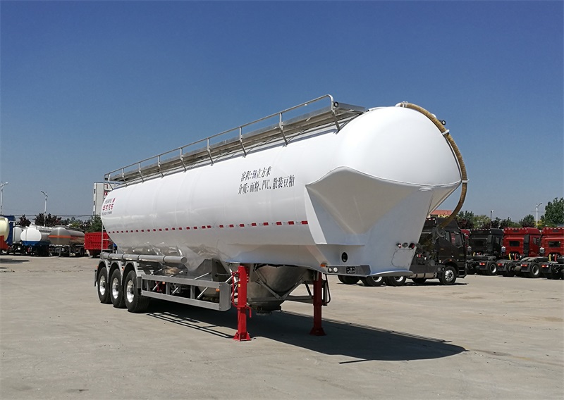 华宇达牌13米33吨3轴低密度粉粒物料运输半挂车(LHY9407GFLL)