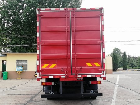 陜汽牌SX5181XXYGP6501廂式運(yùn)輸車公告圖片